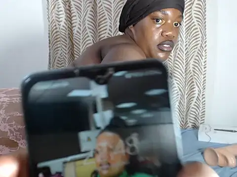 Snapshot of SweetBedroomEyez chatting on October 31, 2025, 8:49 pm SweetBedroomEyez online show from October 31, 2025, 8:49 pm