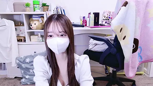 Snapshot of Hinahina_0111 chatting on October 15, 2025, 10:56 am Hinahina 0111 online show from October 15, 2025, 10:56 am
