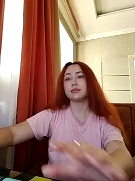 Snapshot of LolaMint_ chatting on December 15, 2025, 10:43 am LolaMint online show from December 15, 2025, 10:43 am