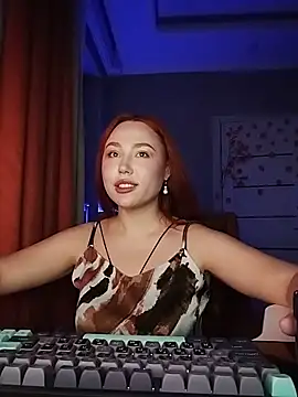 Snapshot of LolaMint_ chatting on November 28, 2025, 1:44 pm LolaMint online show from November 28, 2025, 1:44 pm