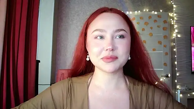 Snapshot of LolaMint_ chatting on October 23, 2025, 11:42 am LolaMint online show from October 23, 2025, 11:42 am