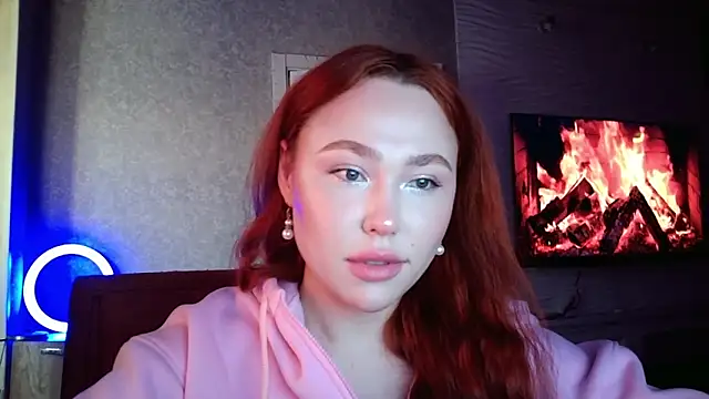 Snapshot of LolaMint_ chatting on November 6, 2025, 11:47 am LolaMint online show from November 6, 2025, 11:47 am