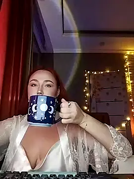 Snapshot of LolaMint_ chatting on December 3, 2025, 1:10 pm LolaMint online show from December 3, 2025, 1:10 pm