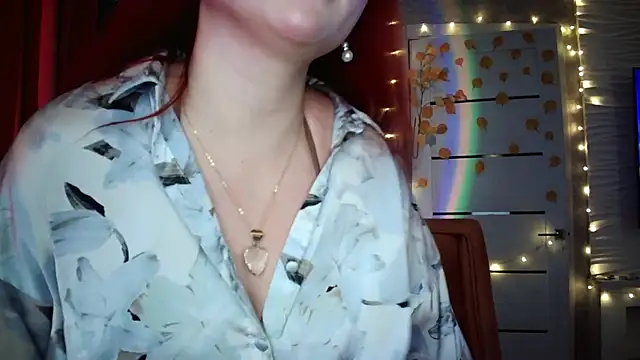 Snapshot of LolaMint_ chatting on October 24, 2025, 12:48 pm LolaMint online show from October 24, 2025, 12:48 pm