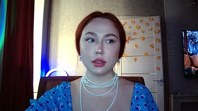 Snapshot of LolaMint_ chatting on November 5, 2025, 11:35 am LolaMint online show from November 5, 2025, 11:35 am