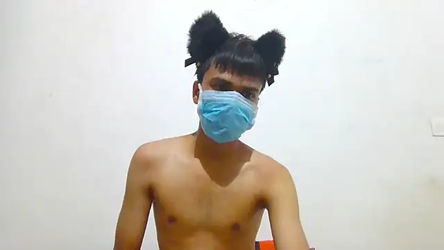 Snapshot of lil-twink19 chatting on May 21, 2026, 4:48 pm lil-twink19 online show from May 21, 2026, 4:48 pm
