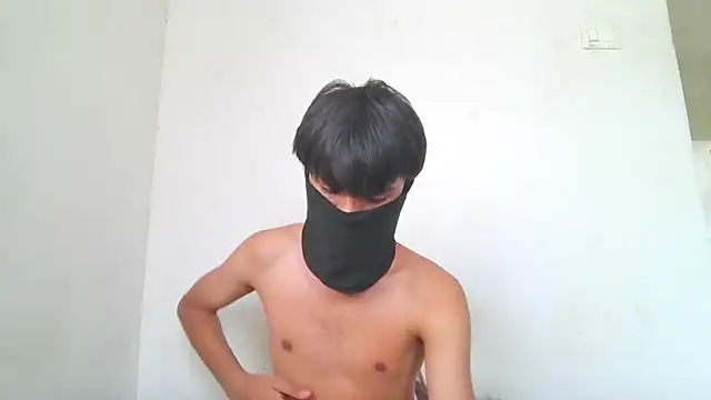 Snapshot of lil-twink19 chatting on May 19, 2026, 9:38 am lil-twink19 online show from May 19, 2026, 9:38 am