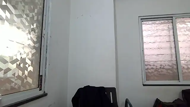 Snapshot of lil-twink19 chatting on November 10, 2025, 4:50 am lil-twink19 online show from November 10, 2025, 4:50 am