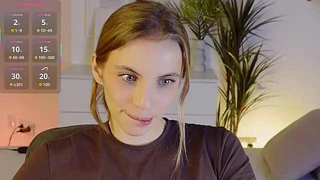 Snapshot of mia_silkk chatting on November 19, 2025, 6:13 am mia silkk online show from November 19, 2025, 6:13 am