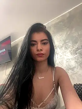 Snapshot of MissHerra2 chatting on December 15, 2025, 12:11 pm MissHerra2 online show from December 15, 2025, 12:11 pm