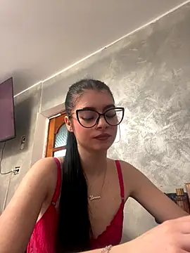 Snapshot of MissHerra2 chatting on November 26, 2025, 12:16 pm MissHerra2 online show from November 26, 2025, 12:16 pm