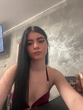 Snapshot of MissHerra2 chatting on November 24, 2025, 11:10 am MissHerra2 online show from November 24, 2025, 11:10 am