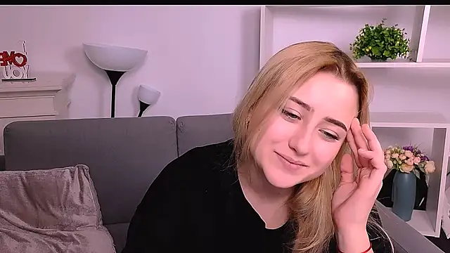 Lulu   Moon online show from March 1, 2026, 9:59 pm