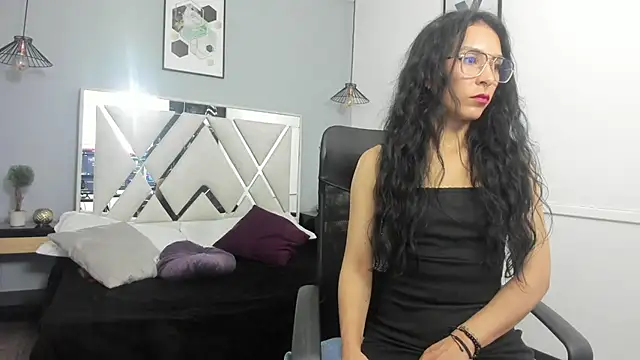 Snapshot of Maite_black chatting on November 15, 2025, 2:37 am Maite black online show from November 15, 2025, 2:37 am