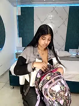 Snapshot of Briseida-White chatting on October 18, 2025, 11:56 am Briseida-White online show from October 18, 2025, 11:56 am