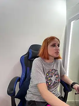 Snapshot of Adeline_1 chatting on November 12, 2025, 9:29 pm Adeline 1 online show from November 12, 2025, 9:29 pm