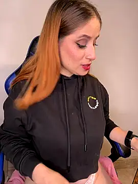 Snapshot of Adeline_1 chatting on October 20, 2025, 9:15 pm Adeline 1 online show from October 20, 2025, 9:15 pm