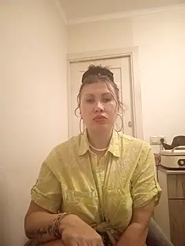 Ambika beauty online show from December 4, 2025, 2:49 pm