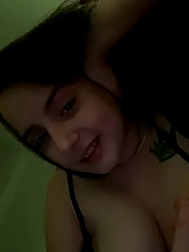 Snapshot of Kiki6679 chatting on October 19, 2025, 2:03 am Kiki6679 online show from October 19, 2025, 2:03 am