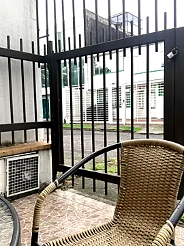 Snapshot of ElectraPink_ chatting on November 17, 2025, 12:31 pm ElectraPink online show from November 17, 2025, 12:31 pm