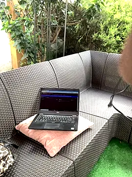 Snapshot of ElectraPink_ chatting on October 20, 2025, 12:38 pm ElectraPink online show from October 20, 2025, 12:38 pm