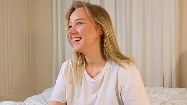 Snapshot of AIicaparkerc chatting on October 17, 2025, 10:33 pm AIicaparkerc online show from October 17, 2025, 10:33 pm