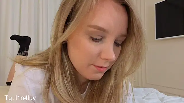 Snapshot of AIicaparkerc chatting on November 17, 2025, 9:30 pm AIicaparkerc online show from November 17, 2025, 9:30 pm