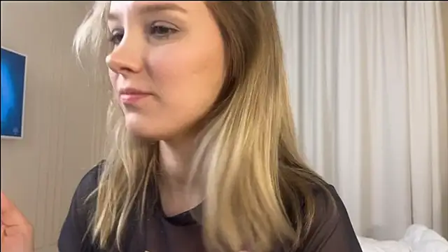 Snapshot of AIicaparkerc chatting on October 14, 2025, 11:04 pm AIicaparkerc online show from October 14, 2025, 11:04 pm