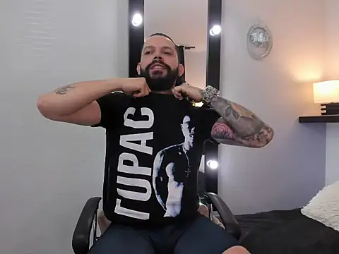 AlukardBig online show from November 4, 2025, 2:21 pm