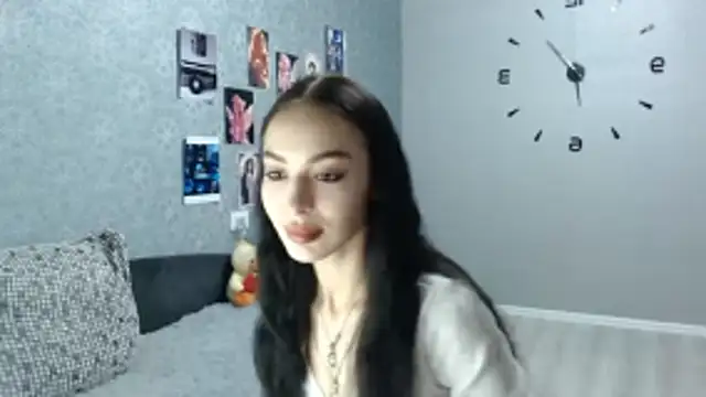 Daphne Darkthorn online show from October 20, 2025, 3:08 am