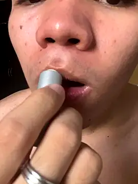 Im Camii online show from November 22, 2025, 5:34 pm