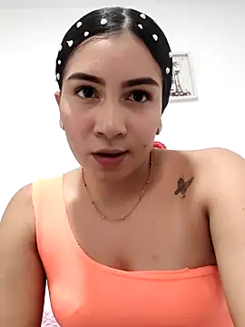 Snapshot of sophia_salazar18 chatting on October 17, 2025, 7:26 pm sophia salazar18 online show from October 17, 2025, 7:26 pm
