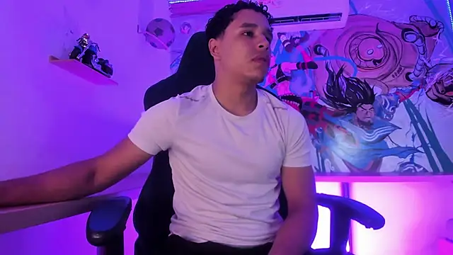 Snapshot of Adrian_Volt chatting on October 20, 2025, 8:09 pm Adrian Volt online show from October 20, 2025, 8:09 pm