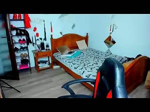 Snapshot of TheNaughtyGF chatting on November 20, 2025, 11:14 pm TheNaughtyGF online show from November 20, 2025, 11:14 pm