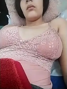 Snapshot of Thaila-Aurora chatting on October 27, 2025, 6:42 pm Thaila-Aurora online show from October 27, 2025, 6:42 pm