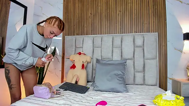 Snapshot of Sassha_ferrer chatting on December 5, 2025, 7:55 pm Sassha ferrer online show from December 5, 2025, 7:55 pm