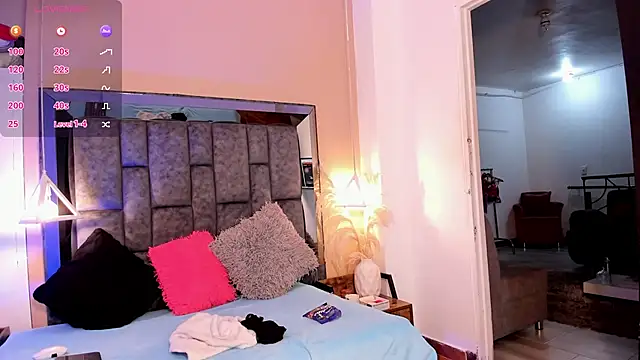 Snapshot of SofiRuiz_ chatting on December 4, 2025, 3:16 am SofiRuiz online show from December 4, 2025, 3:16 am