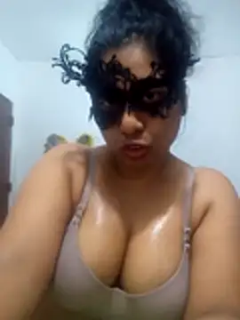 Snapshot of Expose_Queen chatting on July 28, 2026, 5:12 pm Expose Queen online show from July 28, 2026, 5:12 pm