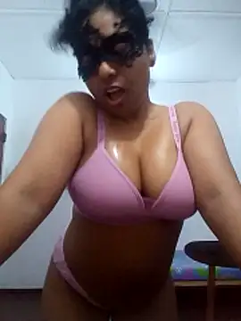 Snapshot of Expose_Queen chatting on June 22, 2026, 5:54 pm Expose Queen online show from June 22, 2026, 5:54 pm