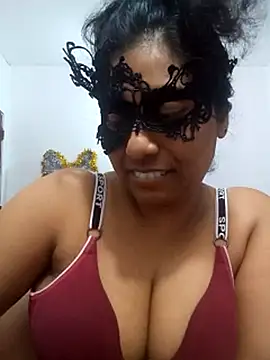 Expose Queen online show from June 19, 2026, 6:36 pm