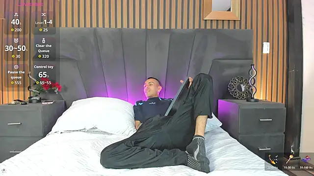 Snapshot of DerryAndIzzy chatting on November 3, 2025, 4:17 am DerryAndIzzy online show from November 3, 2025, 4:17 am