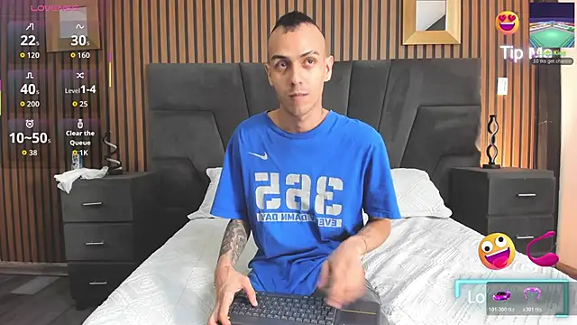 Snapshot of DerryAndIzzy chatting on November 12, 2025, 4:16 am DerryAndIzzy online show from November 12, 2025, 4:16 am