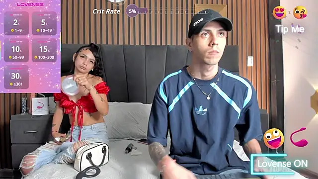 Snapshot of DerryAndIzzy chatting on October 21, 2025, 4:23 am DerryAndIzzy online show from October 21, 2025, 4:23 am