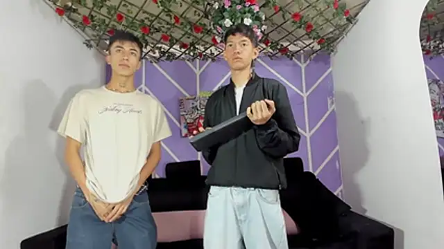 Snapshot of heyy_noah11 chatting on February 26, 2026, 1:33 pm heyy noah11 online show from February 26, 2026, 1:33 pm