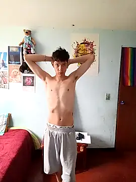 Snapshot of heyy_noah11 chatting on October 13, 2025, 6:42 pm heyy noah11 online show from October 13, 2025, 6:42 pm