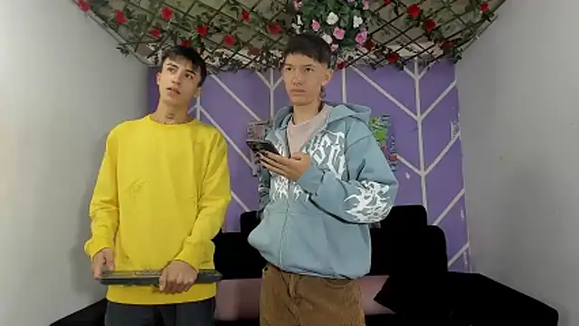 Snapshot of heyy_noah11 chatting on February 28, 2026, 1:44 pm heyy noah11 online show from February 28, 2026, 1:44 pm