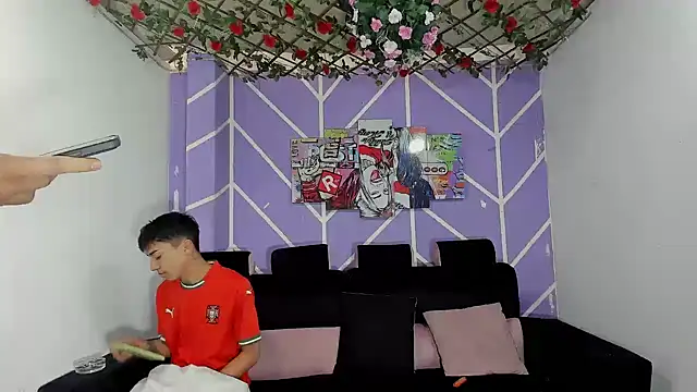 Snapshot of heyy_noah11 chatting on February 23, 2026, 1:33 pm heyy noah11 online show from February 23, 2026, 1:33 pm