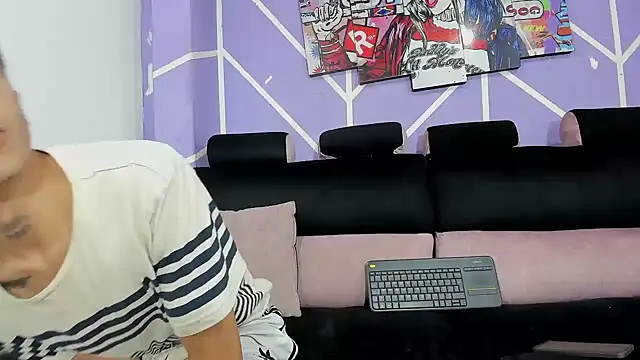 Snapshot of heyy_noah11 chatting on March 2, 2026, 2:13 pm heyy noah11 online show from March 2, 2026, 2:13 pm