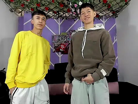 Snapshot of heyy_noah11 chatting on February 8, 2026, 1:31 pm heyy noah11 online show from February 8, 2026, 1:31 pm