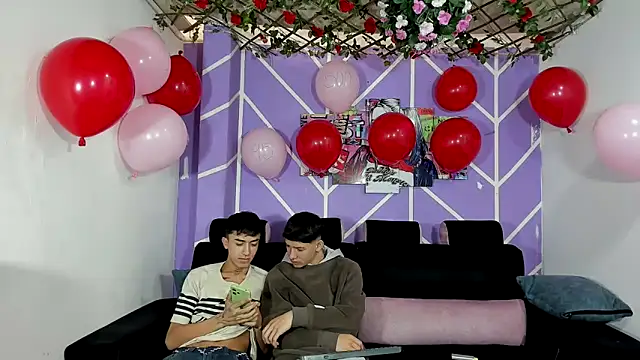 Snapshot of heyy_noah11 chatting on February 15, 2026, 1:43 pm heyy noah11 online show from February 15, 2026, 1:43 pm